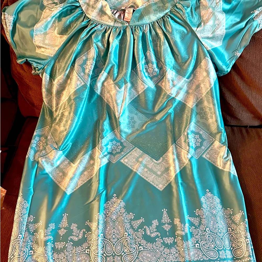 Anthony Richard’s Sweetheart Neck Lounger 5X